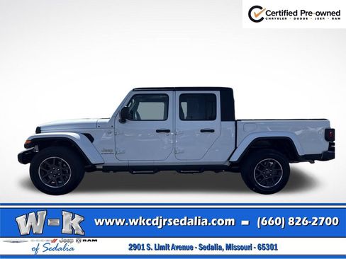 Used 2023 Jeep Gladiator Overland AWD/4WD image 11