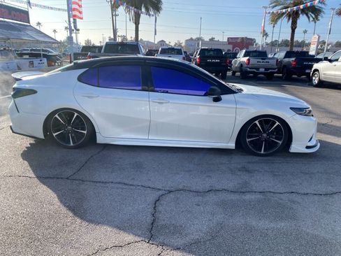 Used 2020 Toyota Camry XSE image 5