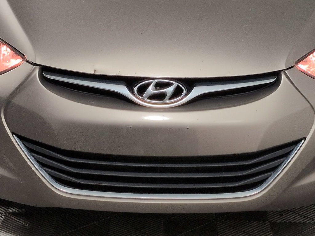 Used 2016 Hyundai Elantra SE FWD image 4