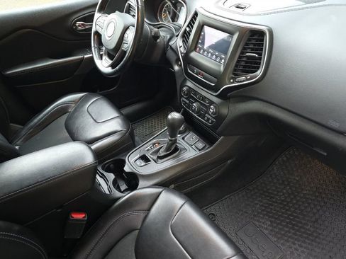 Used 2020 Jeep Cherokee Latitude Plus w/ Cold Weather Group image 15