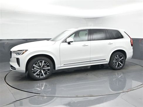 New 2026 Volvo XC90 B6 Core image 4