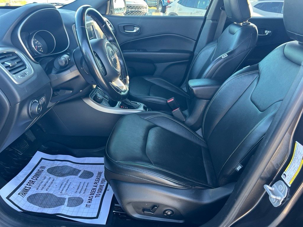 Used 2021 Jeep Compass Latitude w/ Sun and Sound Group AWD/4WD image 19