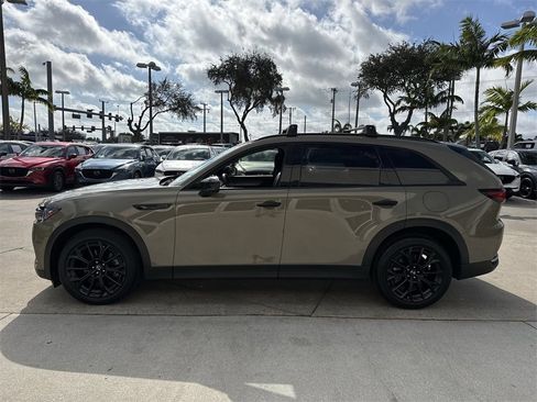 Used 2025 MAZDA CX-70 3.3 Turbo w/ Premium Plus Pkg image 12