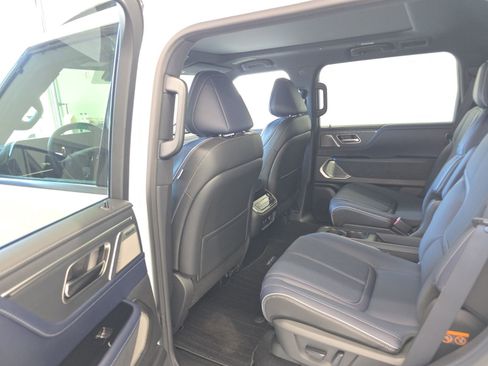New 2026 INFINITI QX80 4WD image 23