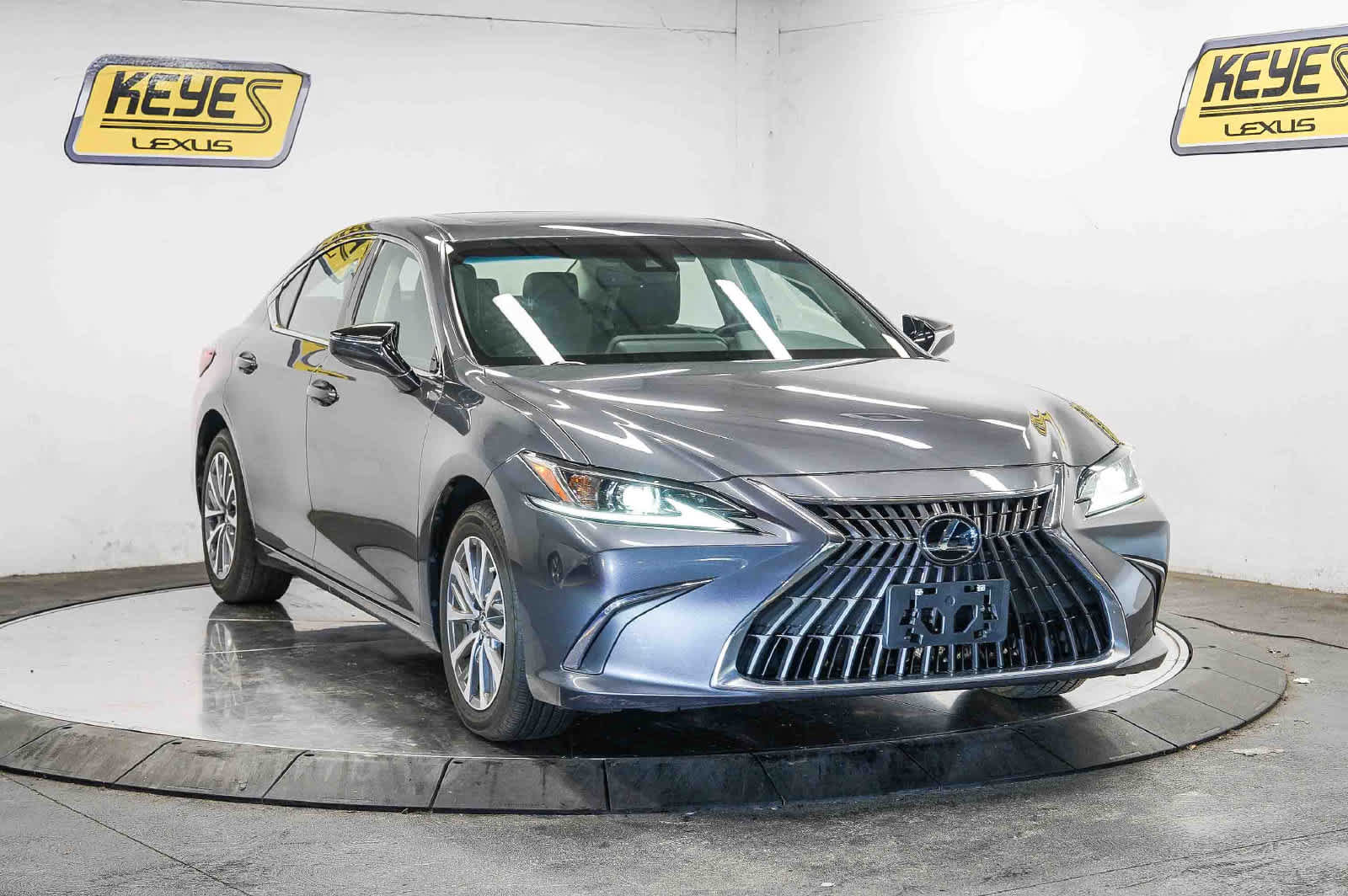Used 2024 Lexus ES 350 FWD image 5