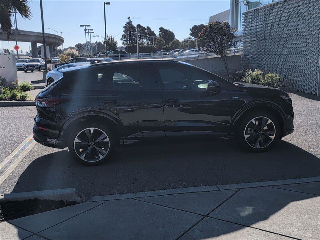 Used 2023 Audi Q4 e-tron Premium Plus AWD/4WD image 5