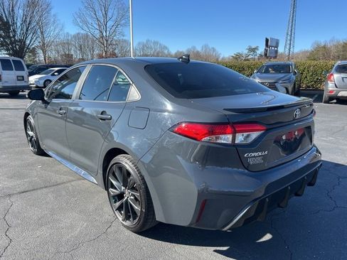 Used 2023 Toyota Corolla SE w/ SE Premium Package image 7