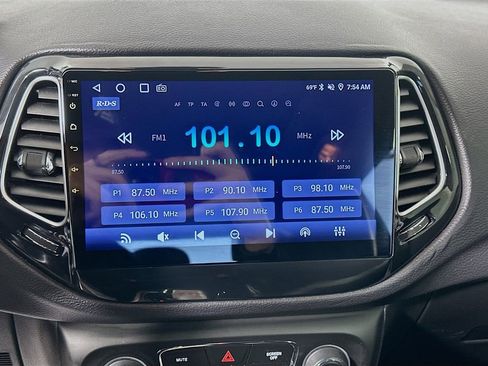 Used 2018 Jeep Compass Latitude w/ Popular Equipment Group image 14