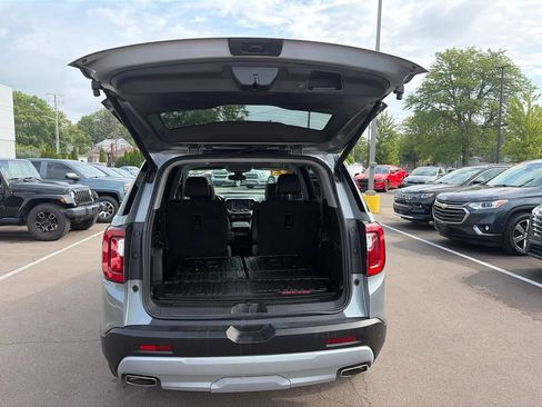 Used 2023 GMC Acadia SLT w/ Preferred Package AWD/4WD image 12
