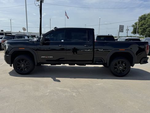 Used 2025 GMC Sierra 2500 AT4 AWD/4WD image 7