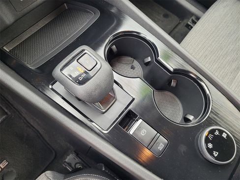 Used 2021 Nissan Rogue S image 16