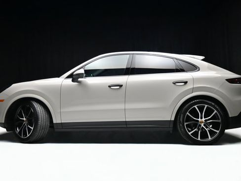 Used 2021 Porsche Cayenne S image 29