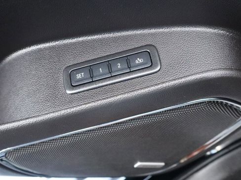 Used 2016 GMC Yukon XL SLT w/ Open Road Package RWD image 30