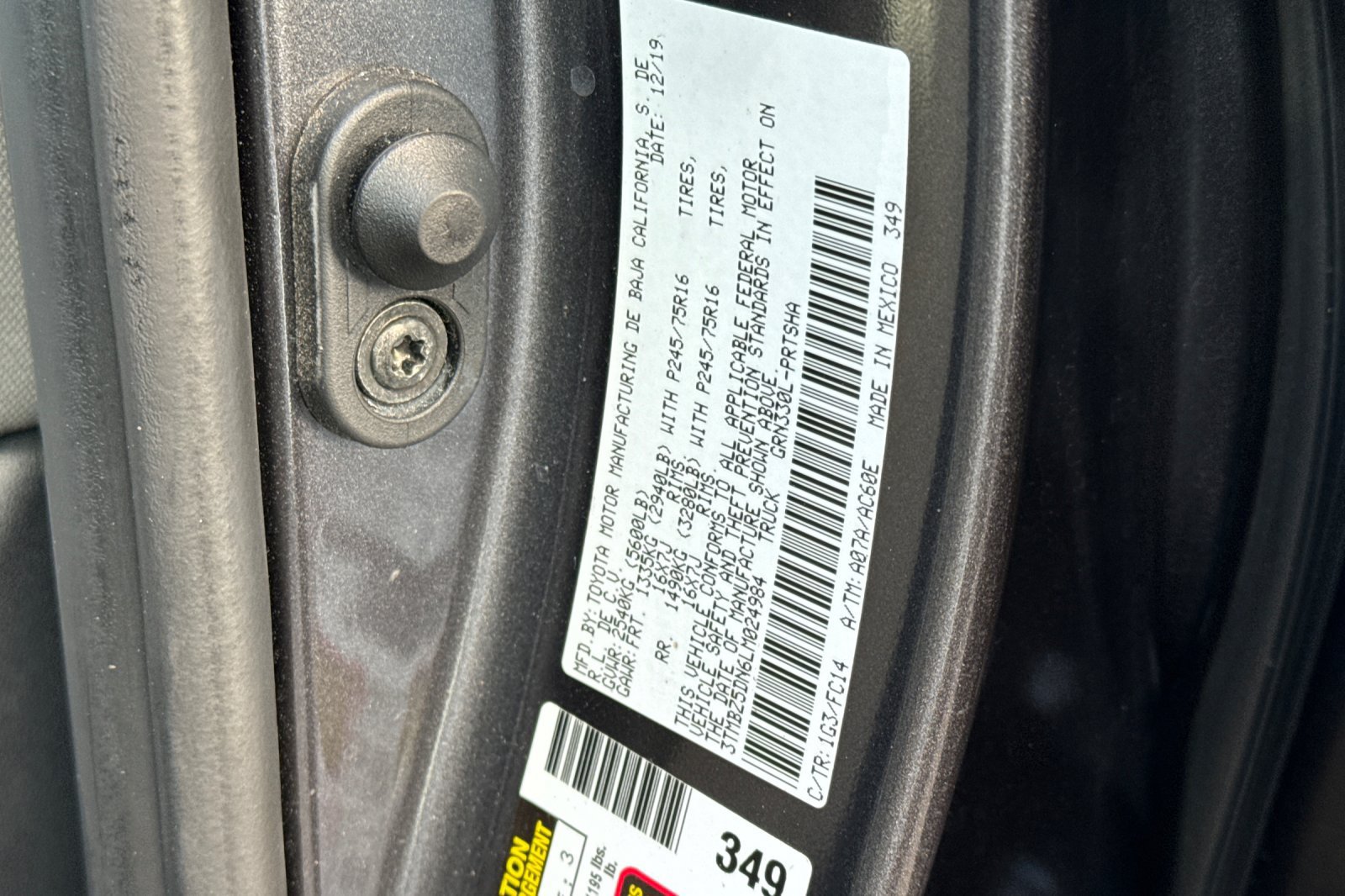 Used 2020 Toyota Tacoma SR5 RWD image 30