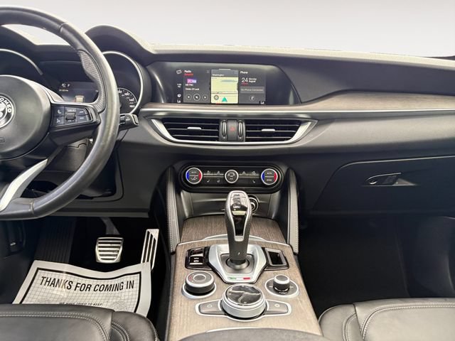 Used 2023 Alfa Romeo Stelvio Ti AWD/4WD image 11