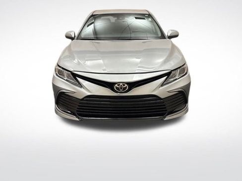 Used 2023 Toyota Camry LE image 2