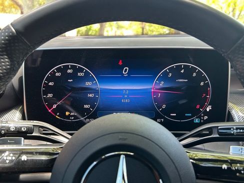 Used 2025 Mercedes-Benz GLC 300 image 20