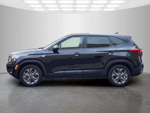 Used 2024 Kia Seltos LX AWD/4WD image 4
