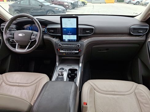 Used 2020 Ford Explorer Platinum w/ Premium Technology Package image 15