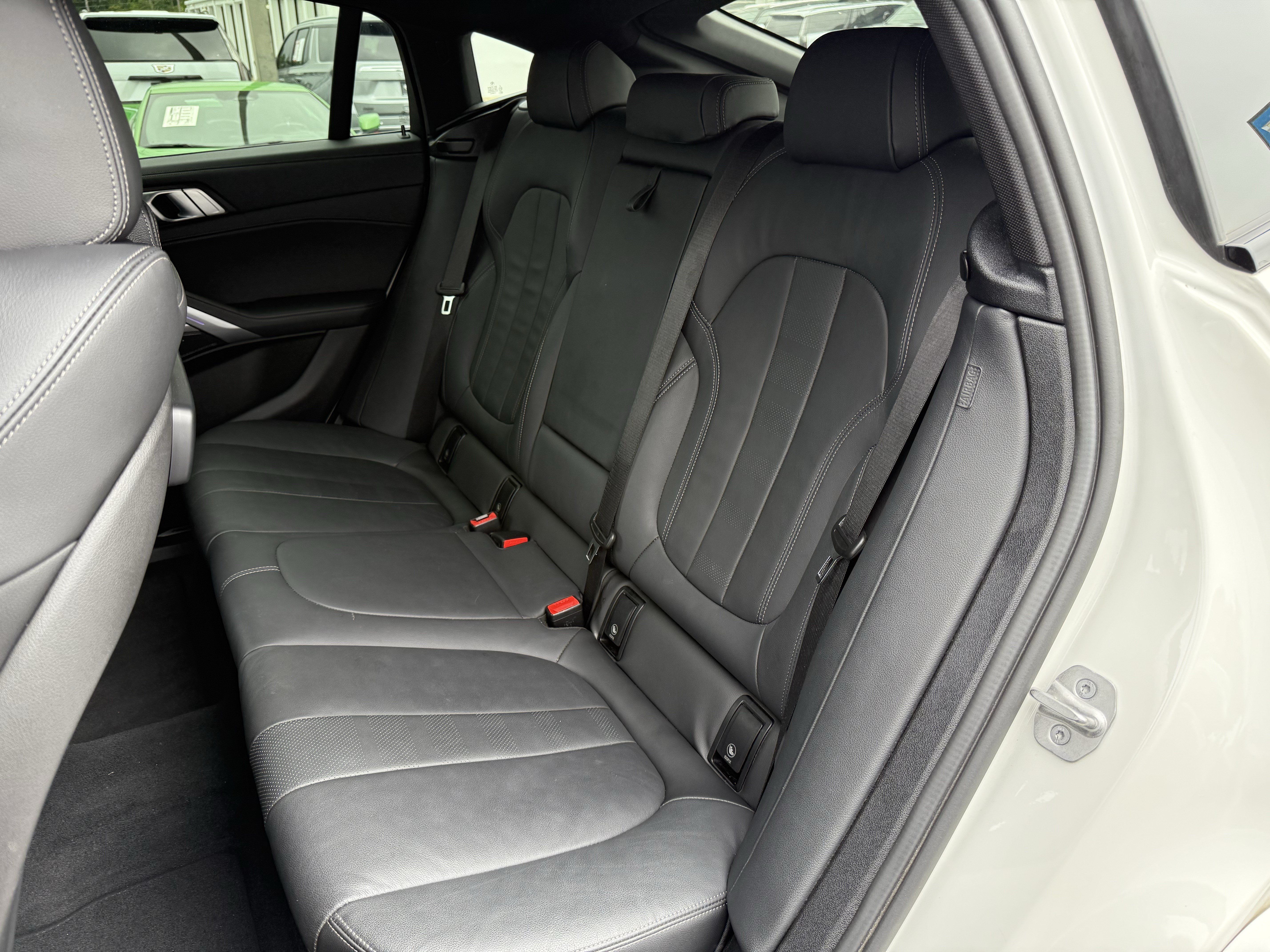 Used 2022 BMW X6 xDrive40i w/ M Sport Package AWD/4WD image 30
