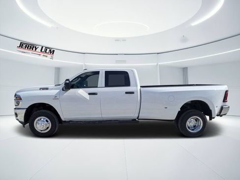 New 2026 RAM 3500 Tradesman AWD/4WD image 6