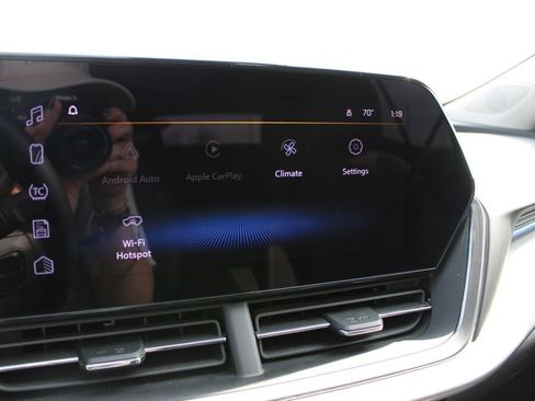 Used 2025 Chevrolet Trax LT w/ LT Convenience Package image 45