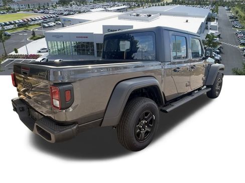 Certified 2025 Jeep Gladiator Sport image 5