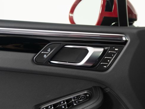 Certified 2025 Porsche Macan Turbo image 20