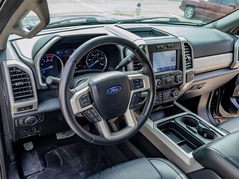 Used 2021 Ford F250 Lariat w/ Lariat Ultimate Package image 16