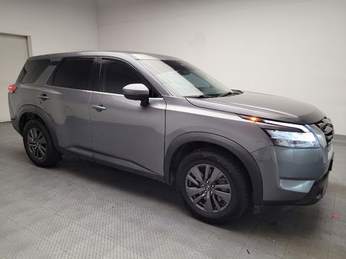Used 2022 Nissan Pathfinder S FWD image 11