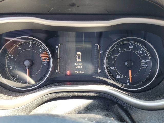 Used 2016 Jeep Cherokee Latitude w/ Cold Weather Group AWD/4WD image 25