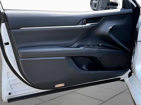 Used 2019 Toyota Camry XSE FWD image 21