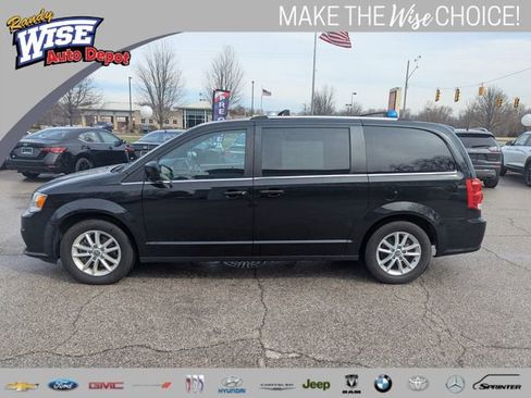 Used 2019 Dodge Grand Caravan SXT image 6