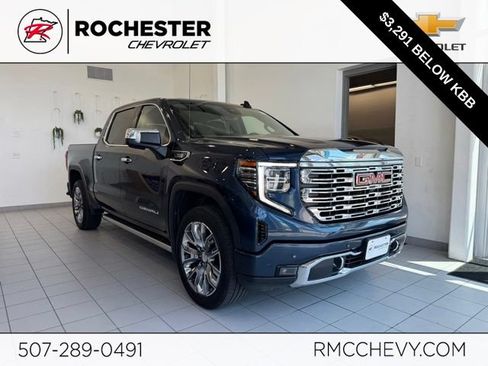Used 2023 GMC Sierra 1500 Denali w/ Denali Reserve Package AWD/4WD image 1