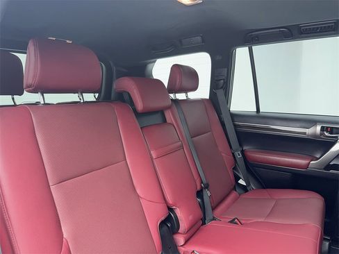 Used 2023 Lexus GX 460 Premium w/ Premium Package image 49