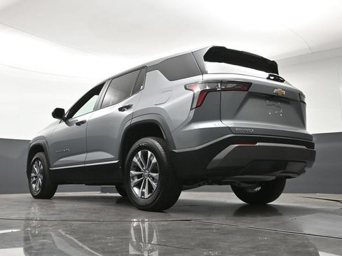 Used 2026 Chevrolet Equinox LT w/ Safety and Technology Package FWD image 26