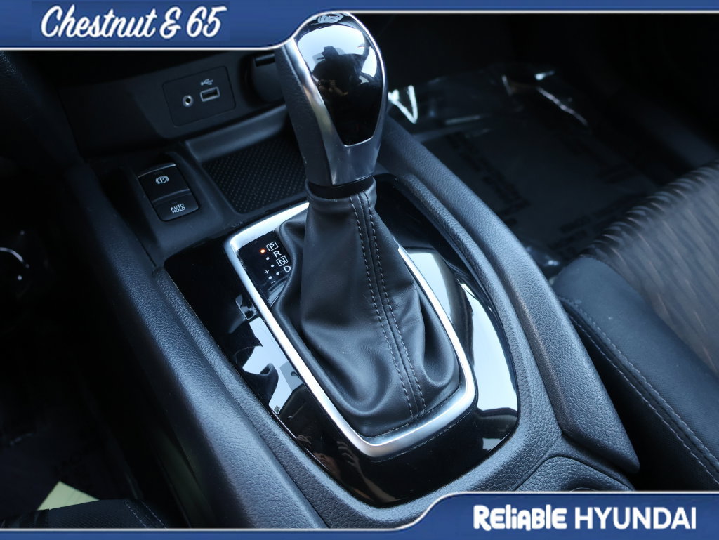Used 2019 Nissan Rogue SV w/ Sun & Sound Touring Package AWD/4WD image 40
