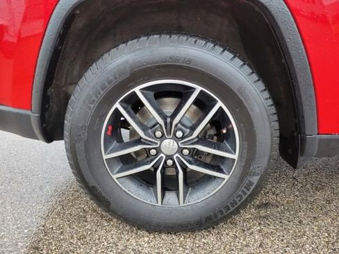 Used 2017 Jeep Grand Cherokee Trailhawk w/ Trailhawk Luxury Group AWD/4WD image 5