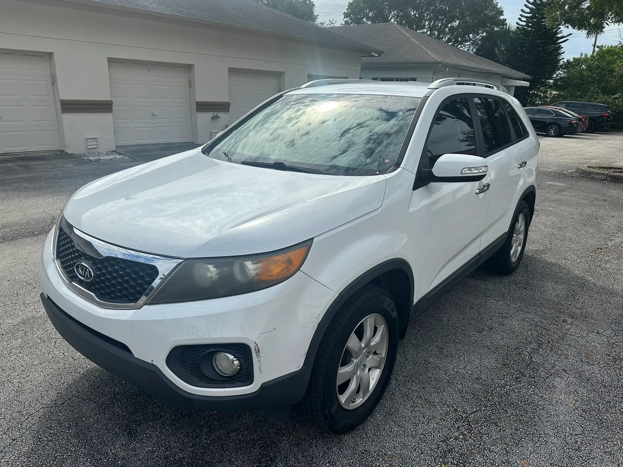 Used 2011 Kia Sorento 2WD w/ Convenience Pkg image 2