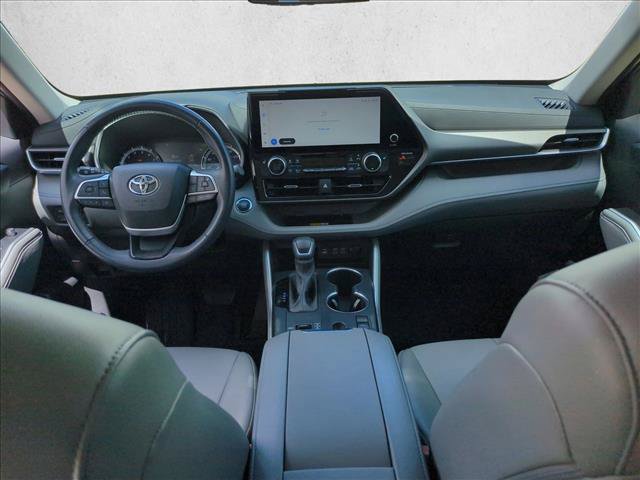 Used 2023 Toyota Highlander XLE FWD image 17