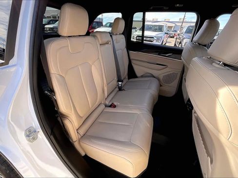 Used 2024 Jeep Grand Cherokee Limited w/ Trailer Tow Package image 19