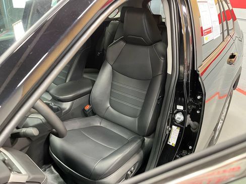 Used 2025 Toyota RAV4 XLE Premium AWD/4WD image 19