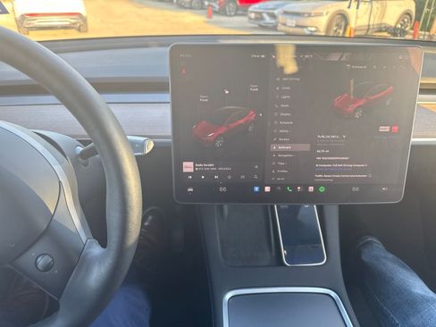 Used 2023 Tesla Model Y Long Range AWD/4WD image 11