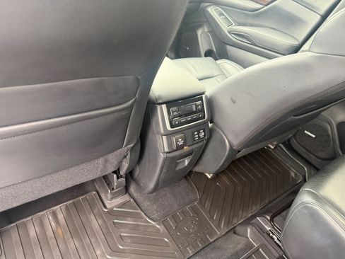 Used 2023 Subaru Ascent Touring AWD/4WD image 17