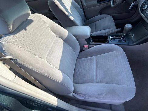 Used 2005 Toyota Camry LE FWD image 24