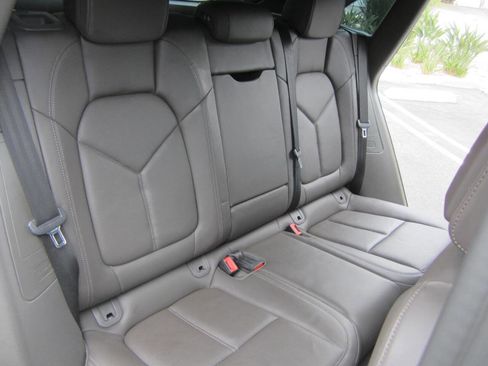 Used 2016 Porsche Macan S image 15