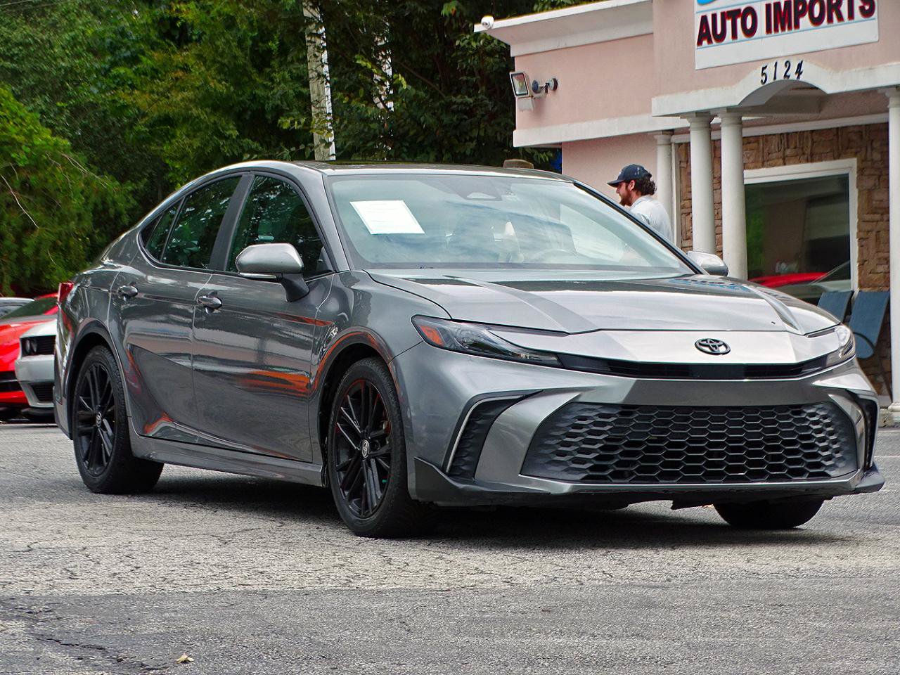 Used 2025 Toyota Camry SE w/ Convenience Package FWD image 8