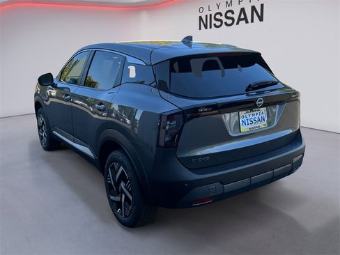New 2025 Nissan Kicks SV image 3