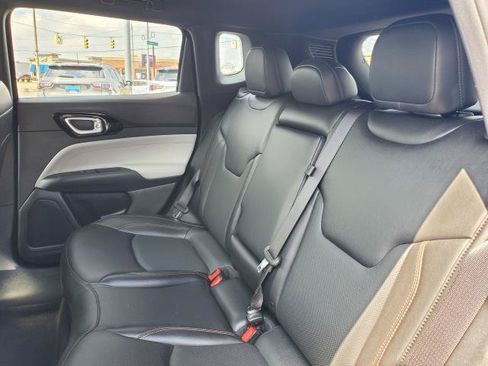 Used 2023 Jeep Compass Limited w/ Elite Group AWD/4WD image 24