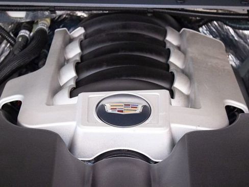 Used 2018 Cadillac Escalade Luxury image 4